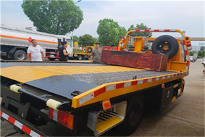 易县附近拖车电话号码服务