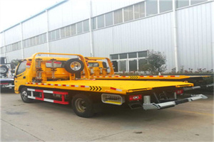 易县附近拖车救援搭电